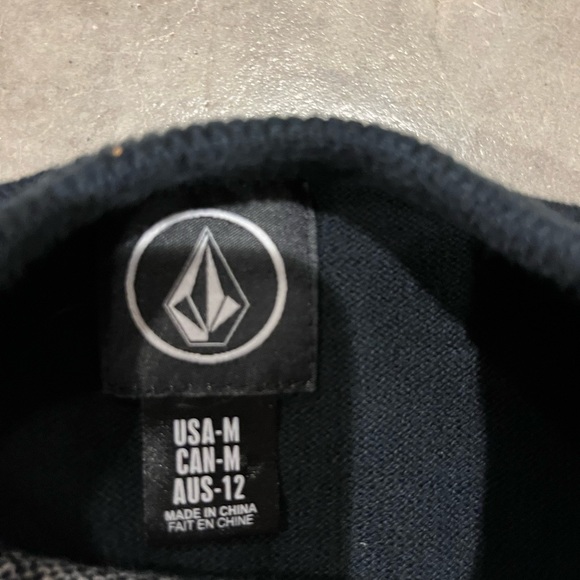 Volcom winter sweater - Picture 2 of 4